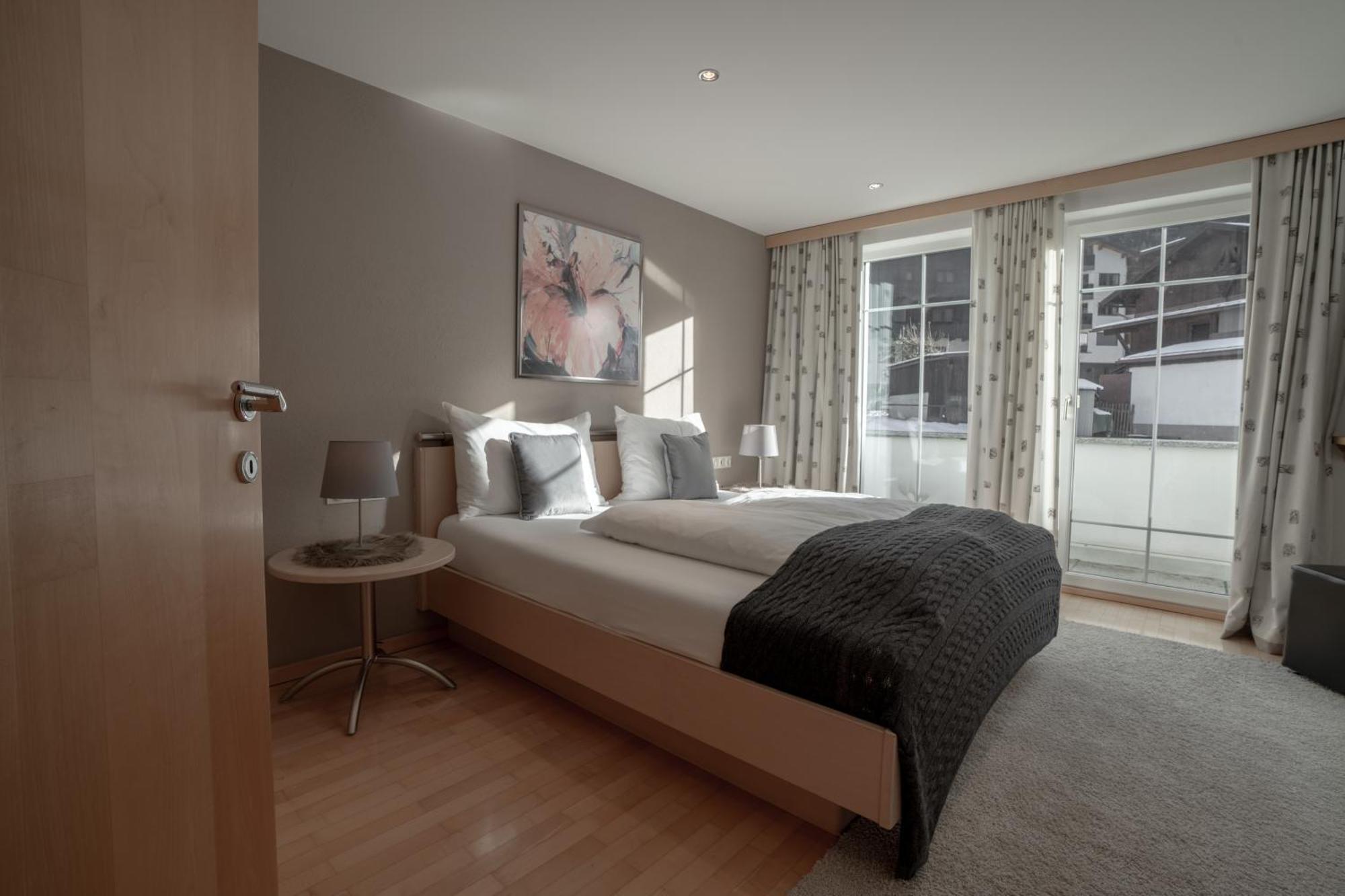 Petit Madlein Bed & Breakfast Ischgl Exterior foto