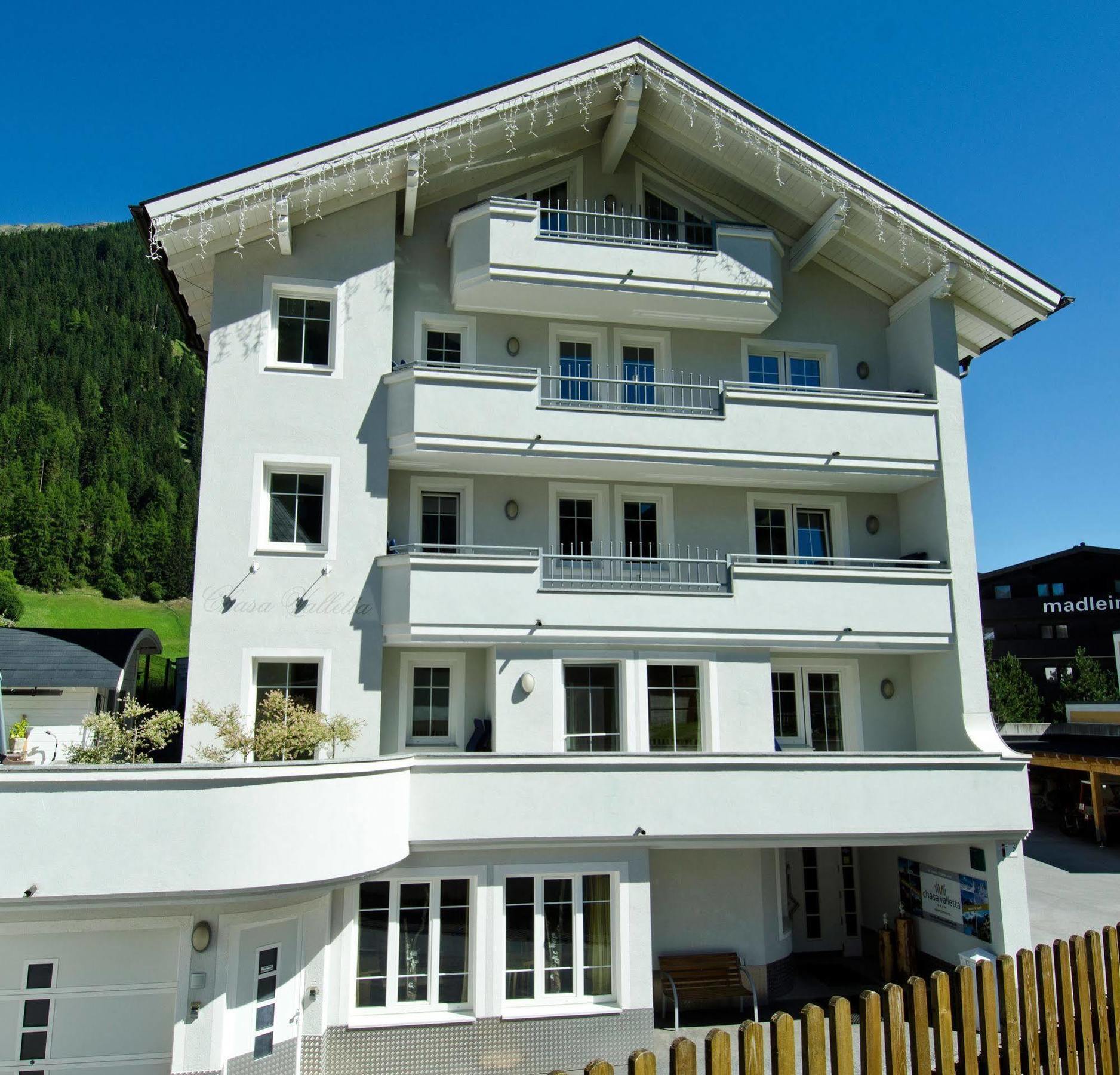 Petit Madlein Bed & Breakfast Ischgl Exterior foto